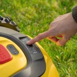 Powerplus POWXG6305 Robotmaaier - 18V - Voor Gazons Tot Ca. 500m² - Maaibreedte 180mm - Incl. Laadstation En Accessoires -Tuingereedschap Winkel 1200x1200 471