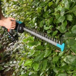 GARDENA - EasyCut 420/45 - Heggenschaar (gemotoriseerd) - Meslengte 45cm - Tandmes Opening 18mm -Tuingereedschap Winkel 1200x1200 613