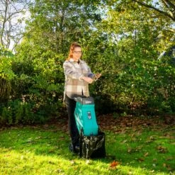 VONROC Hakselaar/Shredder 2500W – Voor Takken Tot Ø45mm – Incl. 45L Opvangzak & Duwstok -Tuingereedschap Winkel 1200x1200 744