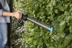 GARDENA - EasyCut 420/45 - Heggenschaar (gemotoriseerd) - Meslengte 45cm - Tandmes Opening 18mm -Tuingereedschap Winkel 1200x799 124