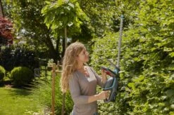 GARDENA - ComfortCut 50/18V-P4A Ready-To-Use Set - Heggenschaar -Tuingereedschap Winkel 1200x799 138