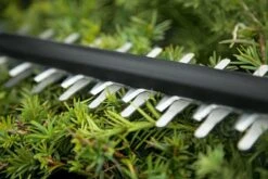 Bosch UniversalHedgeCut 18-50 Heggenschaar - Met 18 V Accu En Lader -Tuingereedschap Winkel 1200x800 192