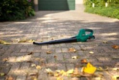 VONROC Accu Bladblazer – VPower 20V – 2 Standen – Max. Blaassnelheid 190km/u – Incl. Accu En Oplader -Tuingereedschap Winkel 1200x800 310