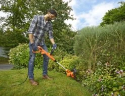 Black & Decker BLACK+DECKER BESTA525-QS Grastrimmer - 450W - 25cm - Gesnoerd -Tuingereedschap Winkel 1200x925 1