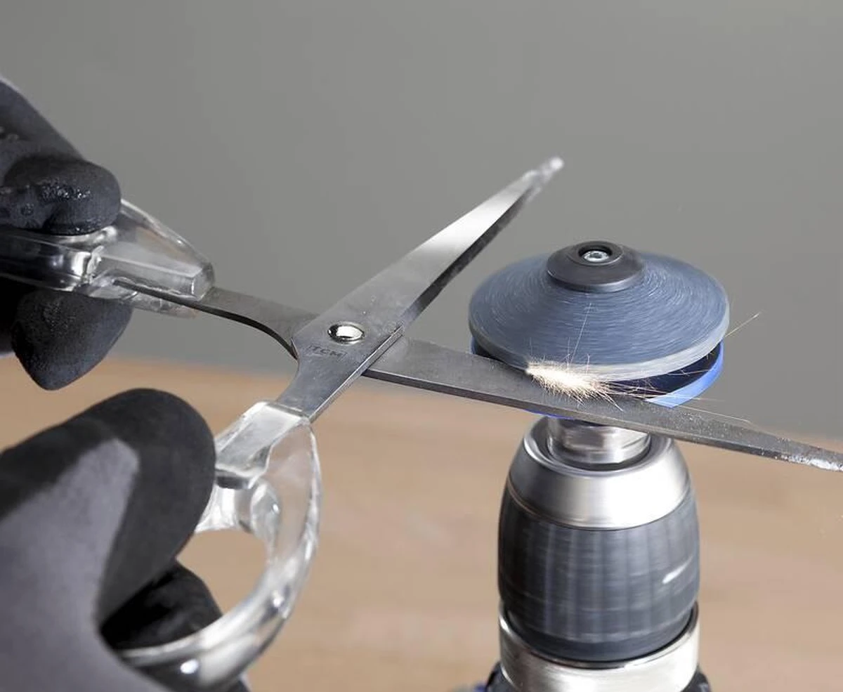 GartenMeister Slijper Voor Tuingereedschap Met Grasmaaierblad En Messenslijper 2 GartenMeister Slijper Voor Tuingereedschap Met Grasmaaierblad En Messenslijper - Afbeelding 2