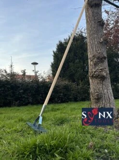 Synx Tools Verticuteerhark Verzinkt - Gazonbeluchters - Verticuteer / Harken - Bodembewerkers - Tuinartikelen / Tuingereedschap - Inclusief Steel 160cm 9 Synx Tools Verticuteerhark Verzinkt - Gazonbeluchters - Verticuteer / Harken - Bodembewerkers - Tuinartikelen / Tuingereedschap - Inclusief Steel 160cm -Tuingereedschap Winkel 899x1200 14